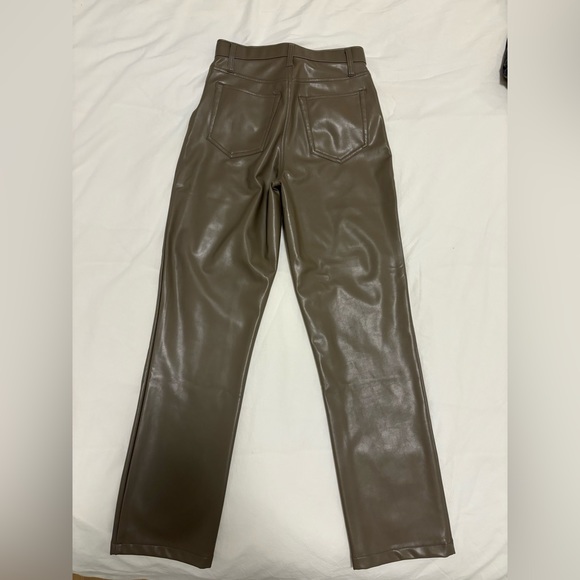 Abercrombie & Fitch Curve Love Vegan Leather 90s Straight Pants - Picture 4 of 4